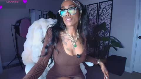 Snapshot of tatted_vixen chatting on 05-14-26, 03:13 Tatted Queen online show from 05-14-26, 03:13