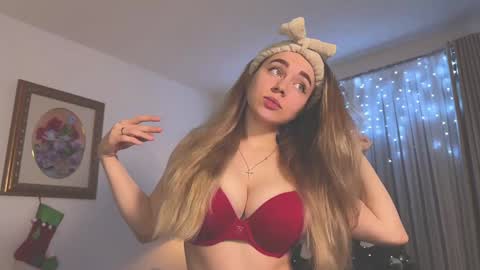 Snapshot of tatti_1 chatting on 12-30-24, 03:03 Tata online show from 12-30-24, 03:03