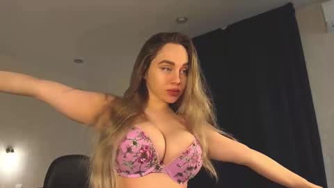 Snapshot of tatti_1 chatting on 02-28-25, 04:10 Tata online show from 02-28-25, 04:10