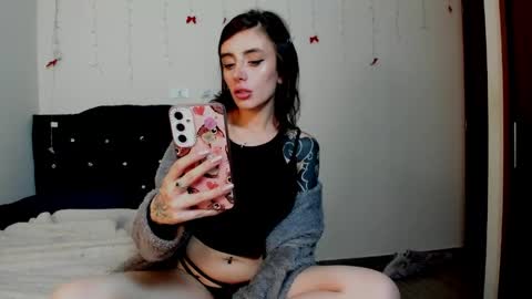 Snapshot of tattoed_bunny9 chatting on 04-28-26, 02:27 Rose Marie online show from 04-28-26, 02:27