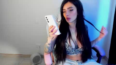 Snapshot of tattoed_bunny9 chatting on 08-05-26, 06:11 Rose Marie online show from 08-05-26, 06:11
