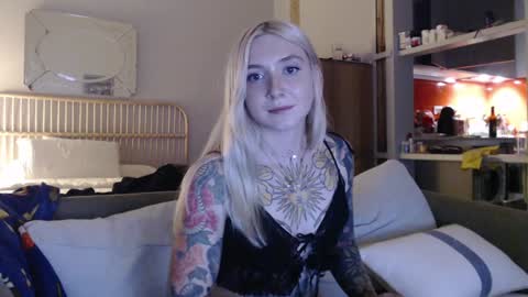 tattoobbgirl online show from 02-08-25, 09:57