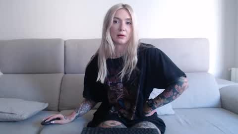 tattoobbgirl online show from 09-14-25, 11:31