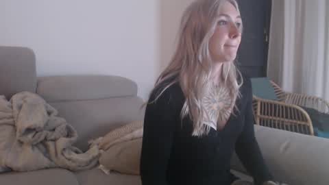 tattoobbgirl online show from 11-26-25, 05:47