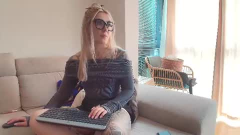 tattoobbgirl online show from 06-16-26, 03:47