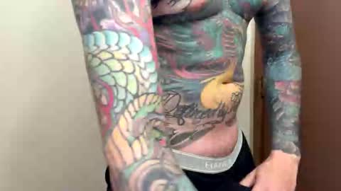 Snapshot of tattooed8in chatting on 12-21-25, 09:44 tattooed8in online show from 12-21-25, 09:44