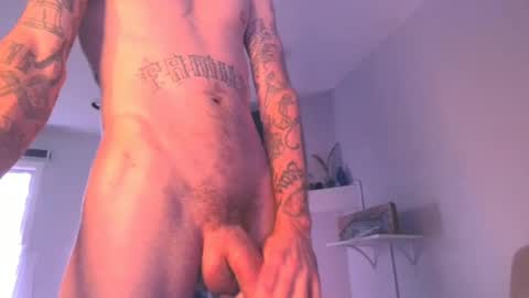Snapshot of tattooednudedude chatting on 01-04-25, 01:21 Mr. Favorite online show from 01-04-25, 01:21