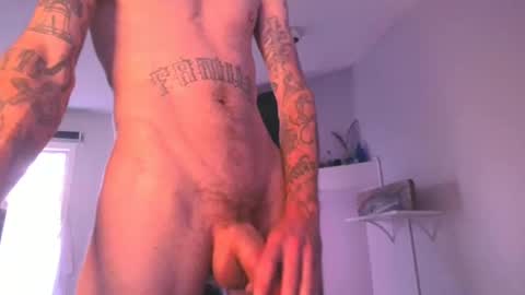 Snapshot of tattooednudedude chatting on 01-05-25, 01:47 Mr. Favorite online show from 01-05-25, 01:47