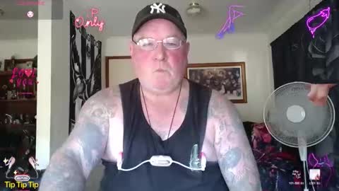 Snapshot of tattzsexy chatting on 05-01-26, 02:27 tattzsexy online show from 05-01-26, 02:27