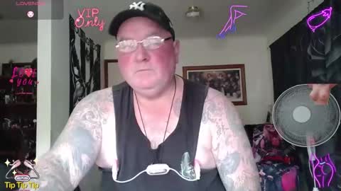 Snapshot of tattzsexy chatting on 05-05-26, 02:30 tattzsexy online show from 05-05-26, 02:30