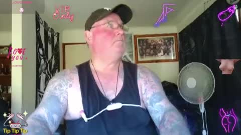 Snapshot of tattzsexy chatting on 07-18-26, 02:38 tattzsexy online show from 07-18-26, 02:38