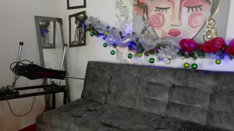 Taty Miller online show from 12-17-25, 08:26