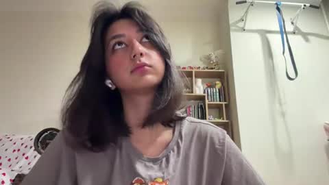 Snapshot of tawnyamartinek chatting on 06-24-26, 07:18 Riza online show from 06-24-26, 07:18