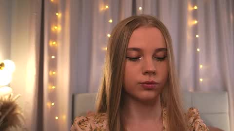Taya online show from 05-29-26, 03:54