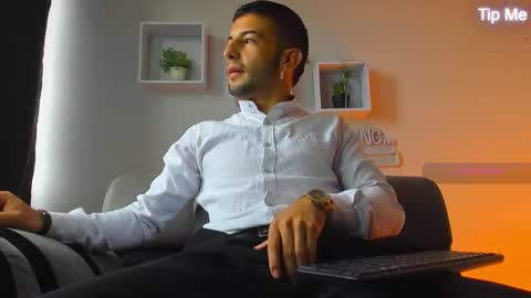 tayer_bennet online show from 10-08-25, 07:22