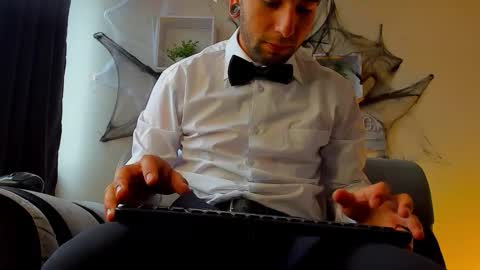 tayer_bennet online show from 10-11-25, 08:51