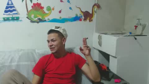 Snapshot of tayler_and_alina chatting on 01-13-25, 09:20 MARCELO MILK online show from 01-13-25, 09:20