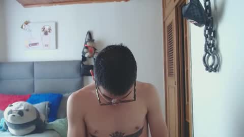 Snapshot of tayler_and_alina chatting on 01-30-25, 02:58 MARCELO MILK online show from 01-30-25, 02:58