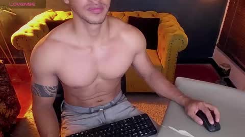 Tayler online show from 11-26-25, 01:28