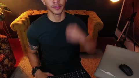 Tayler online show from 12-02-25, 01:22