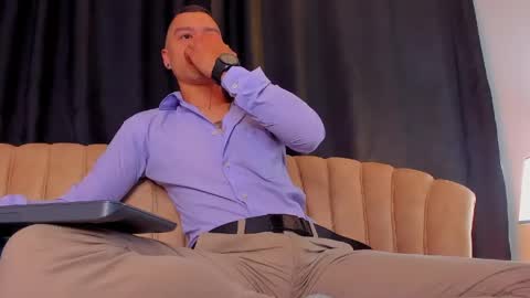 tayler_milers online show from 06-05-26, 06:52