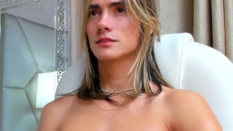 tayler_swift1 online show from 01-18-25, 10:06