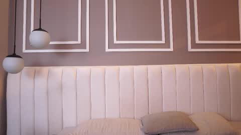 Teylor  Kim online show from 11-20-25, 07:35