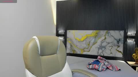 TAYLER online show from 01-15-26, 03:22