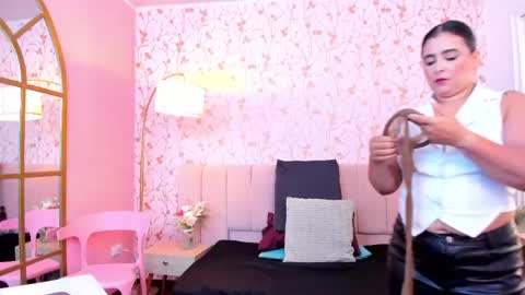 Snapshot of taylor_bennet chatting on 06-07-26, 12:20 Taylor Bennet online show from 06-07-26, 12:20