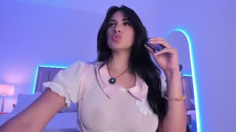 Snapshot of taylor_jonnees chatting on 06-16-26, 05:15 Taylor Help me to get 100 thumbs up online show from 06-16-26, 05:15
