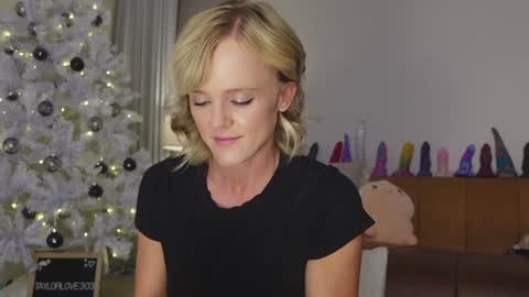 Taylor --  online show from 11-30-25, 11:25