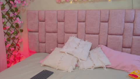 Snapshot of taylorcollinss chatting on 05-27-26, 01:52 taylorcollinss online show from 05-27-26, 01:52