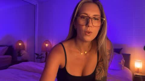Taylor online show from 07-17-26, 02:40