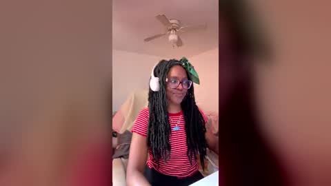 Snapshot of taylorsosweets chatting on 07-08-26, 04:11 Taylor online show from 07-08-26, 04:11
