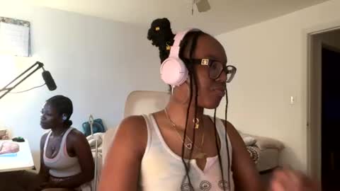 Snapshot of taylorsosweets chatting on 07-23-26, 02:42 Taylor online show from 07-23-26, 02:42