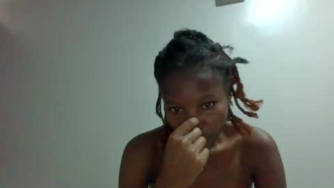Snapshot of tayrahh chatting on 07-26-26, 10:11 tayrahh online show from 07-26-26, 10:11