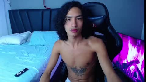 Tayron online show from 04-12-26, 02:33