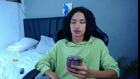Snapshot of tayronx33 chatting on 04-23-26, 12:26 Tayron online show from 04-23-26, 12:26