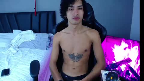 Snapshot of tayronx33 chatting on 04-26-26, 11:19 Tayron online show from 04-26-26, 11:19