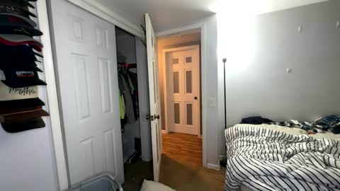 TayKyle online show from 03-01-26, 06:04