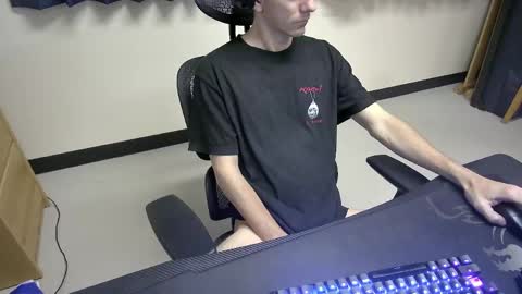 Snapshot of tbone_93 chatting on 05-17-26, 03:30 Tbone online show from 05-17-26, 03:30