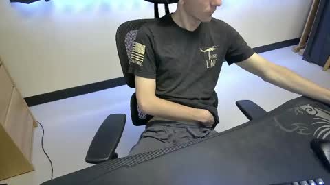 Snapshot of tbone_93 chatting on 05-18-26, 05:35 Tbone online show from 05-18-26, 05:35