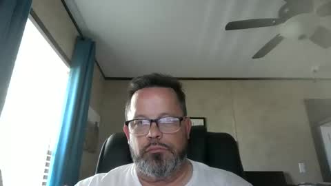 Snapshot of tdhawk87 chatting on 05-12-26, 09:45 tdhawk87 online show from 05-12-26, 09:45