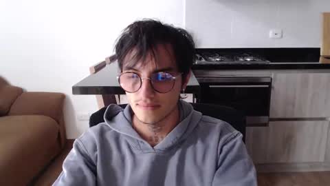 Snapshot of te0__0 chatting on 07-10-26, 01:25 Teo independent model online show from 07-10-26, 01:25