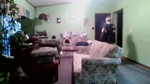 Snapshot of teak4u chatting on 12-17-24, 09:27 Teak online show from 12-17-24, 09:27