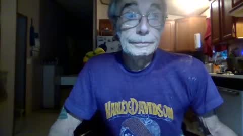 Snapshot of teak4u chatting on 06-15-26, 10:17 Teak online show from 06-15-26, 10:17