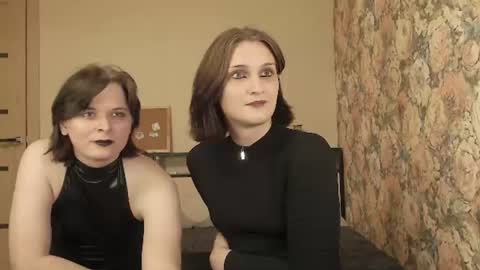 Snapshot of tearjuly chatting on 06-11-26, 11:58 July online show from 06-11-26, 11:58