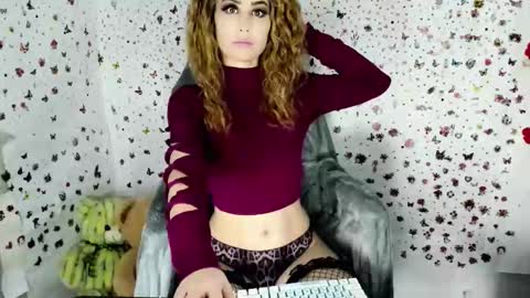 Snapshot of tease_tammy chatting on 05-10-26, 09:25 ASK Me online show from 05-10-26, 09:25