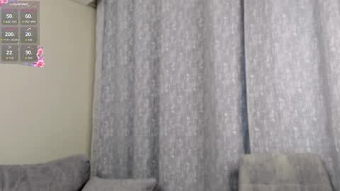 Snapshot of teasemeblonde chatting on 05-03-26, 08:09 Jessie online show from 05-03-26, 08:09