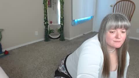 teases online show from 03-02-25, 03:16